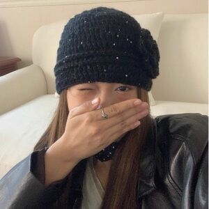 Korean black flower woolen hat knitted hat